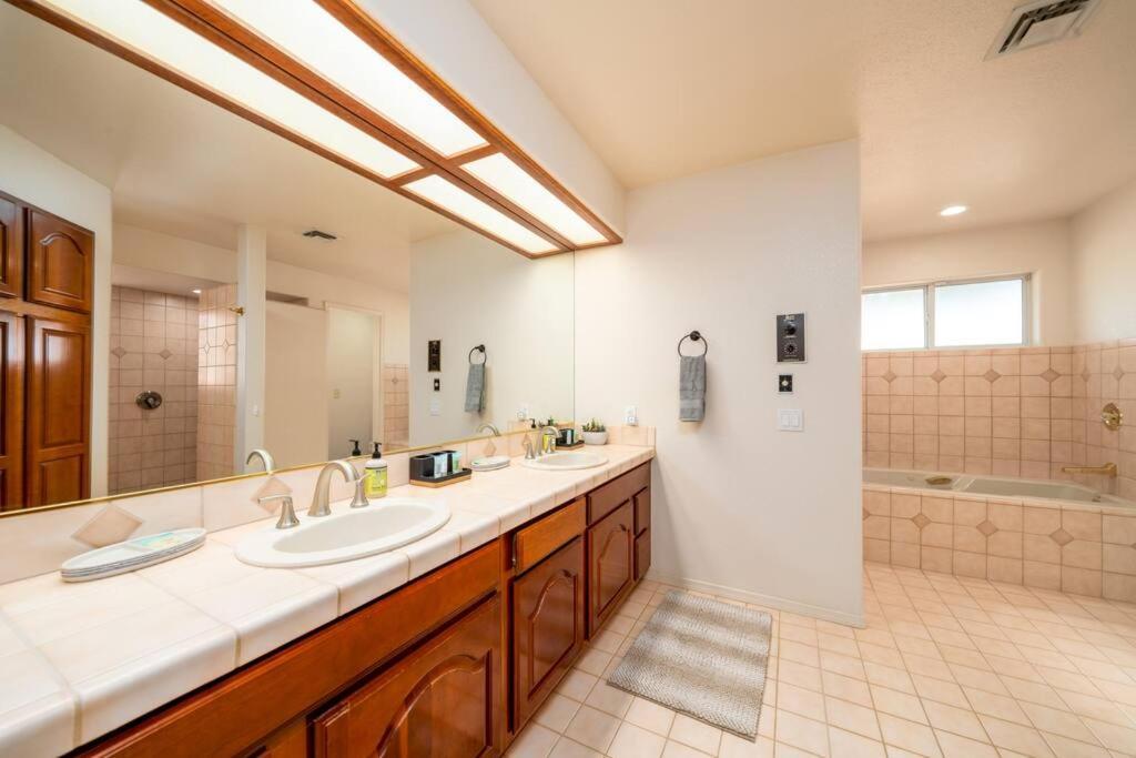 Grand Havasu Oasis With Custom Pool & Spa! Lake Havasu City Bagian luar foto